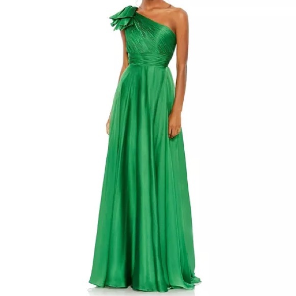 Mac Duggal Women's Pleated One Shoulder Chiffon Gown - Picture 1 of 6